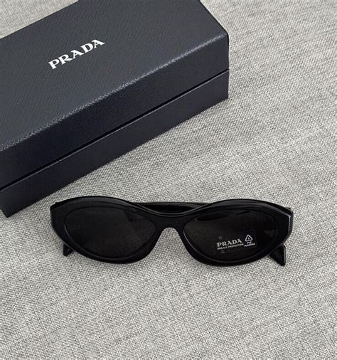 prada pr 26zs black/dark grey one size